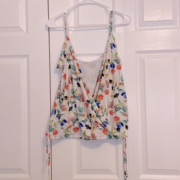 Fabletics poppy field top - Picture 3 of 6